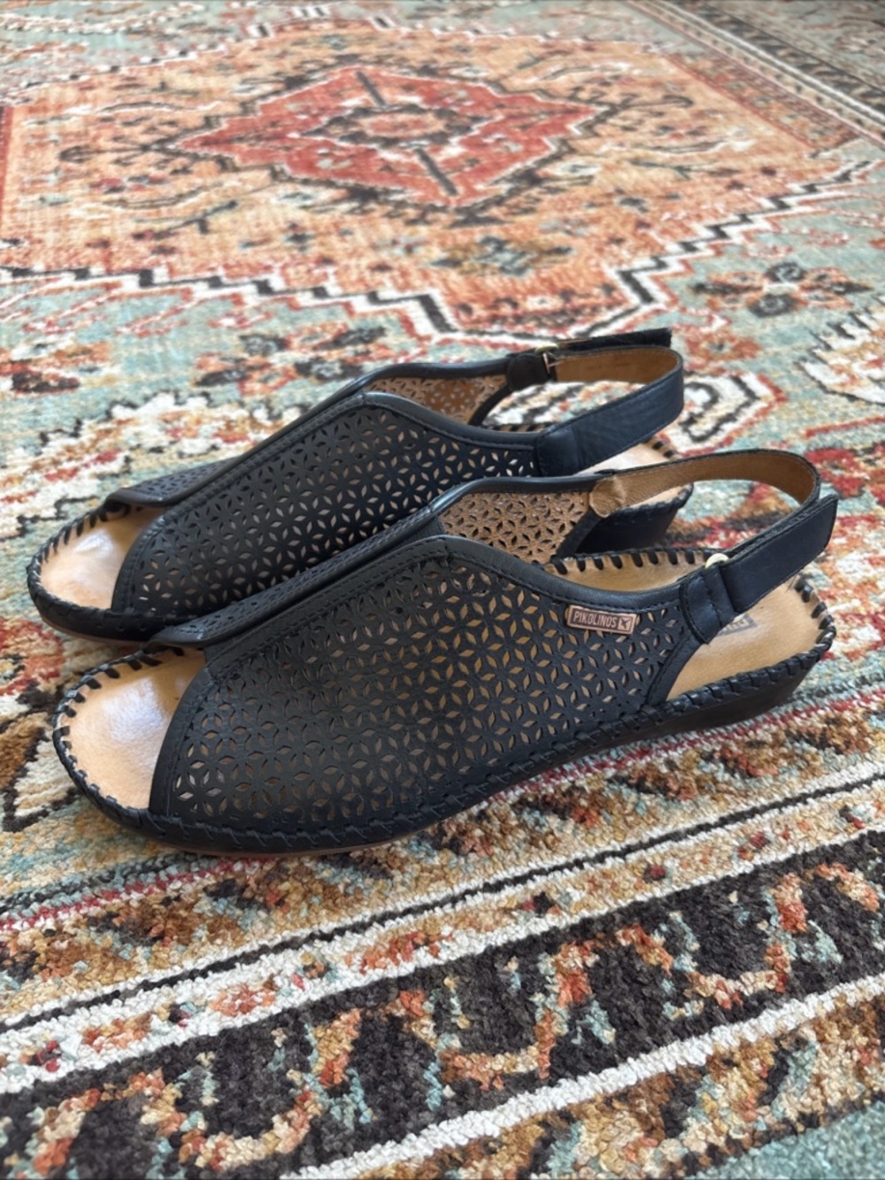 Pikolinos Black Vallarta Calfskin Leather Sandals Floral Cutout size 41 10.5-11